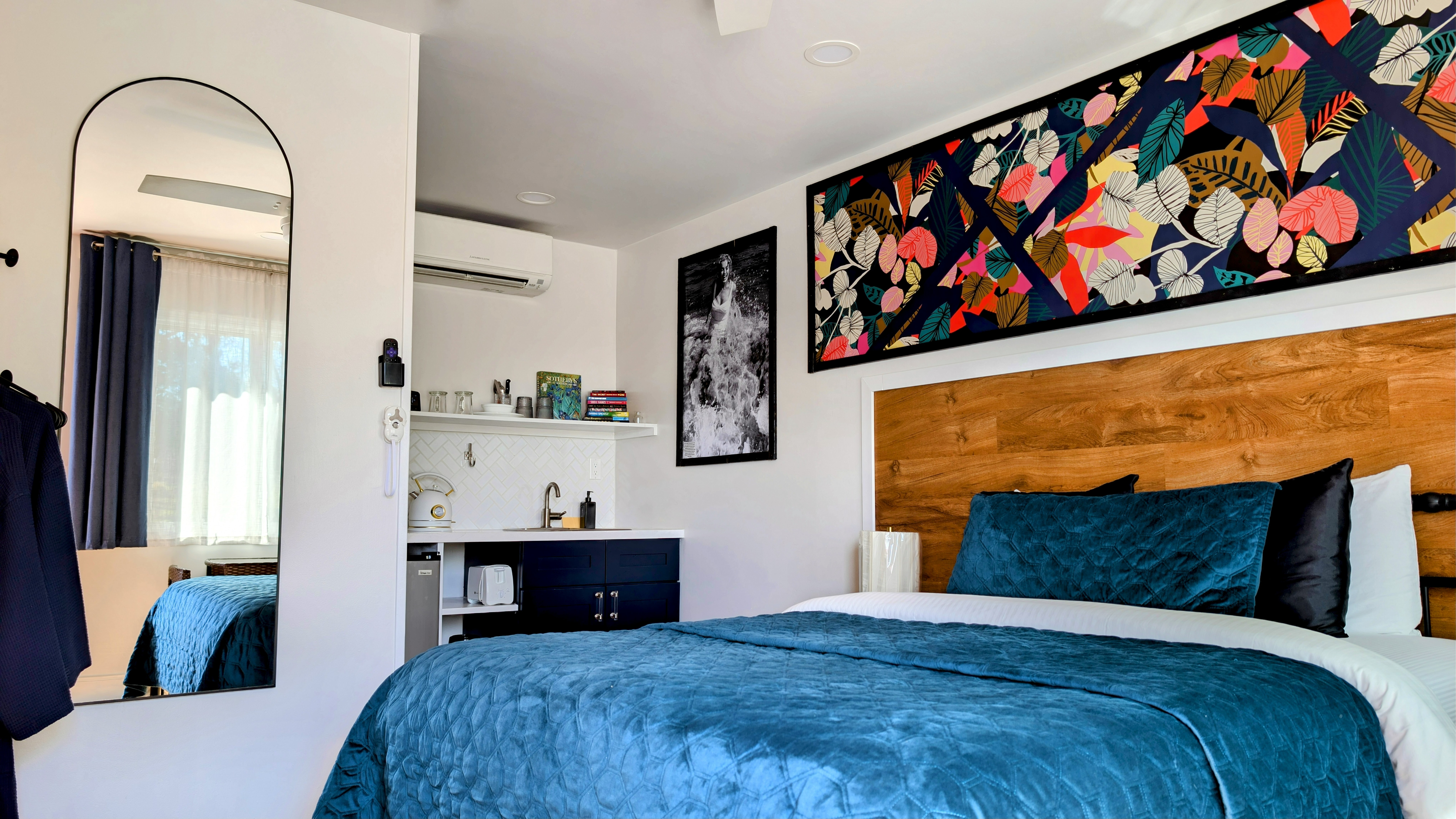 Queen kitchenette and Queen Tiny Home rooms at Ocean View Terrace Inn, Hampton Bays, NY